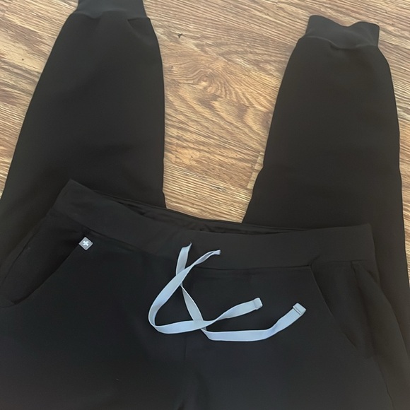 FIGS black Zamora high rise joggers scrub pants - Picture 3 of 8